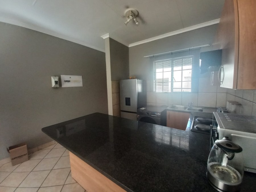 2 Bedroom Property for Sale in Waterval East North West